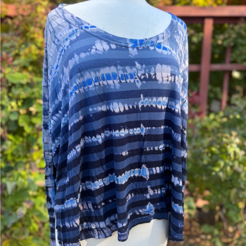 Hard Tail Blue and White Patterned Top